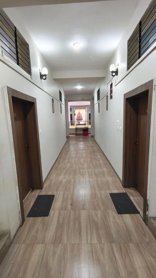 Hotel Shivanjali Palace Удджайн Экстерьер фото